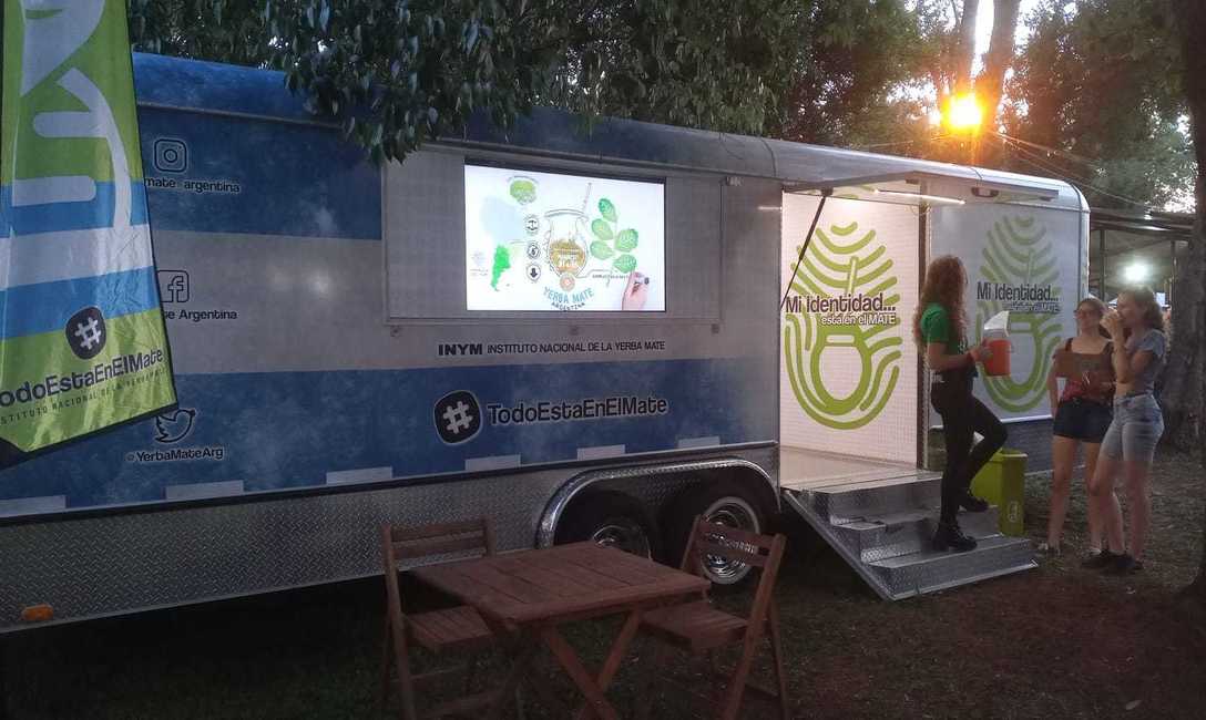 El trailer promocional ofrece información y degustaciones con yerba mate El trailer promocional ofrece información y degustaciones con yerba mate
