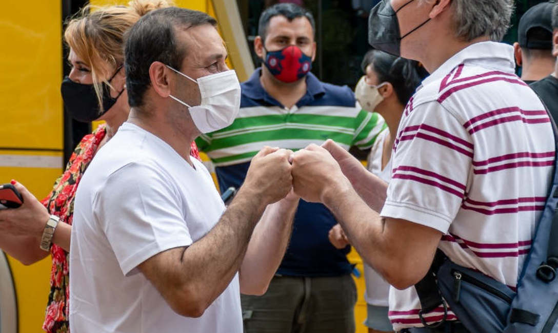 El Gobernador despidió a la delegación  que lleva la cultura misionera a Cosquín.