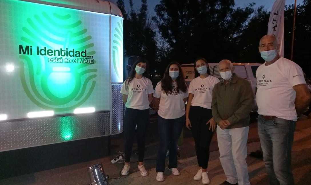 El equipo de promociones del INYM. El equipo de promociones del INYM.