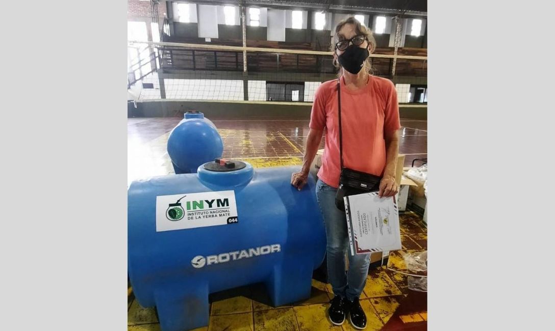 Imagen de Contin&uacute;a la entrega de tanques de agua y motobombas