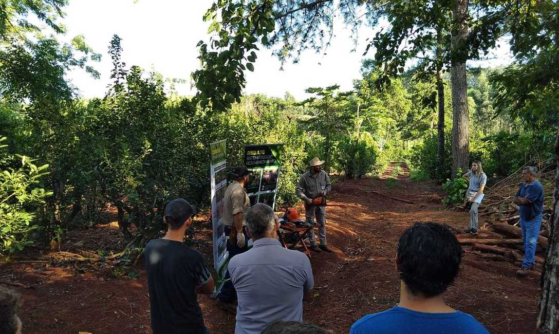 Imagen de Jornada para cosecheros en Hip&oacute;lito Irigoyen