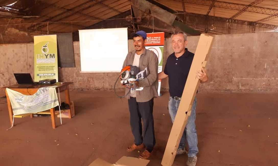 Imagen de Jornada para cosecheros en Hip&oacute;lito Irigoyen