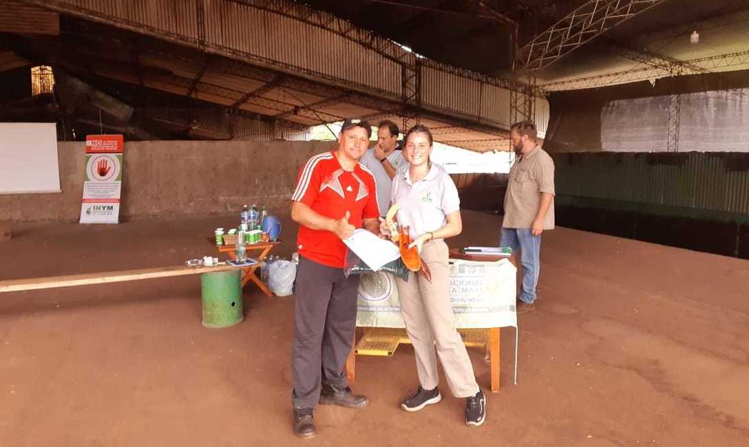 Imagen de Jornada para cosecheros en Hip&oacute;lito Irigoyen