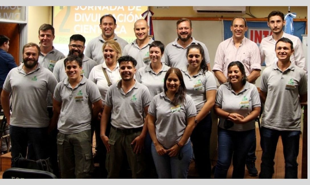 El equipo del Servicio de Extensi&oacute;n Yerbatero del INYM , presente.