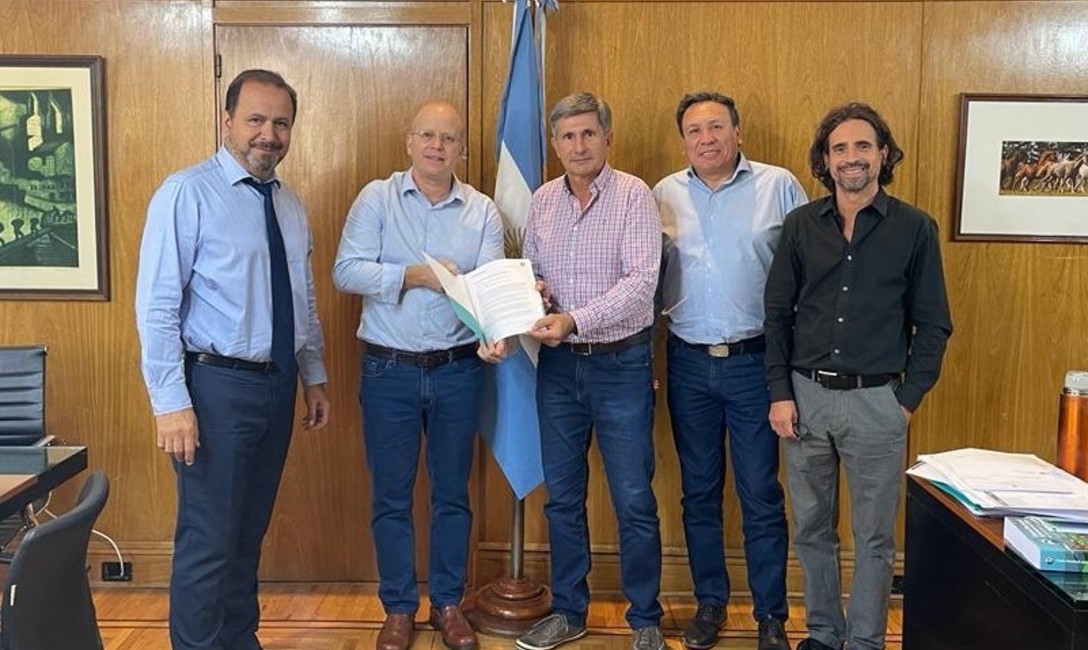 Imagen de Se reglamentó la Ley de Etiquetado Frontal de Alimentos y la yerba mate quedó excluida Imagen de Se reglamentó la Ley de Etiquetado Frontal de Alimentos y la yerba mate quedó excluida