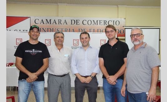 Jonas Petterson, Nelson Dalcolmo: directores de la Producción; Eduardo Salvador María Lepore, del Ministerio de Trabajo de la Nación; Denis Bochert por Cooperativas y Claudio Hacklander representante por la Producción (del INYM).