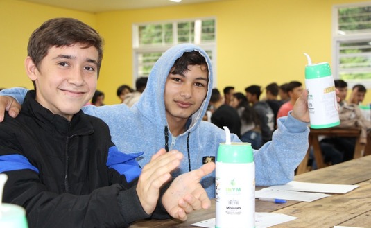 Imagen de Casi 90 alumnos de la EFA de Los Helechos estudian con el Mate en la Escuela