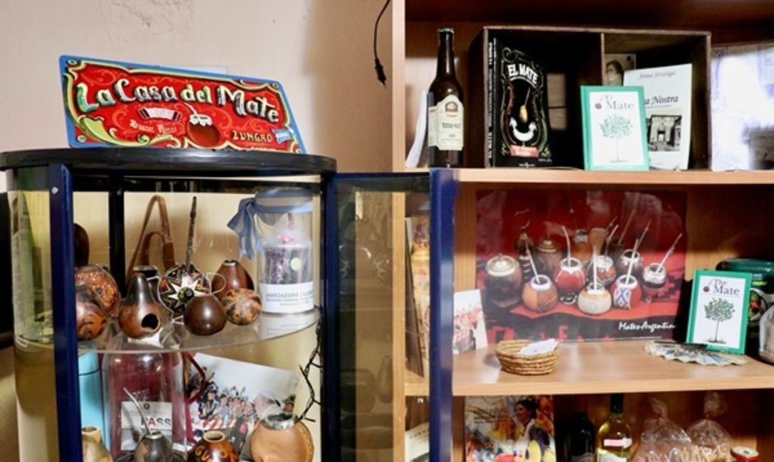 Imagen de Reunión para afianzar la presencia yerbatera en Lungro, la “Capital Internacional del Mate” Imagen de Reunión para afianzar la presencia yerbatera en Lungro, la “Capital Internacional del Mate”