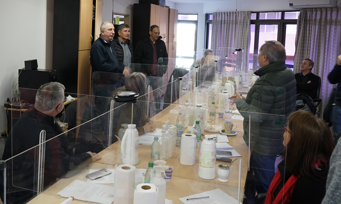 Imagen de El diputado Hugo Passalacqua visitó el INYM Imagen de El diputado Hugo Passalacqua visitó el INYM