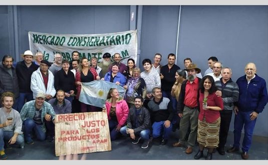 Reivindicando las banderas de lucha de hace 20 años, los productores recordaron al tractorazo.