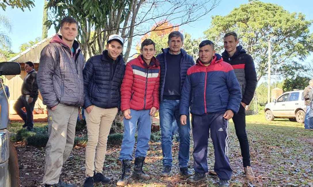 Imagen de M&aacute;s de 40 personas en jornada yerbatera en San Vicente