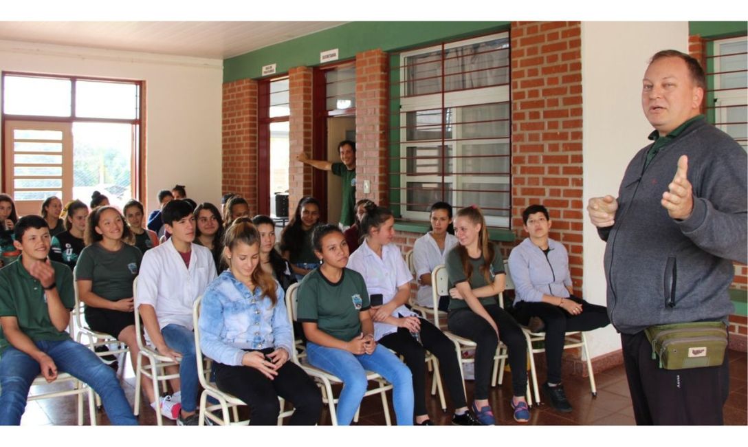 Imagen de Historia y biolog&iacute;a de la yerba mate en el BOP 54 de Andresito