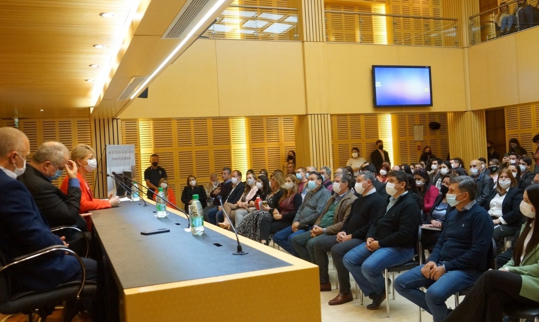 Imagen de El INYM, con asesoramiento integral de la Cámara de Representantes de Misiones, confeccionará su Digesto Jurídico Imagen de El INYM, con asesoramiento integral de la Cámara de Representantes de Misiones, confeccionará su Digesto Jurídico