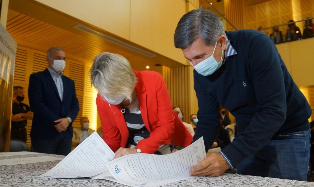 Imagen de El INYM, con asesoramiento integral de la Cámara de Representantes de Misiones, confeccionará su Digesto Jurídico Imagen de El INYM, con asesoramiento integral de la Cámara de Representantes de Misiones, confeccionará su Digesto Jurídico