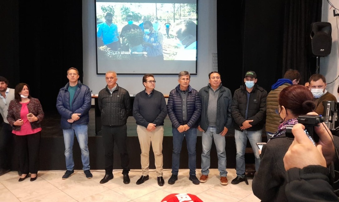 Imagen de La Cobertura de Salud Yerbatera ya alcanza a 1.200 peque&ntilde;os productores y sus familias