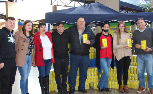 Imagen de Progreso, la yerba de la Cooperativa Kilómetro 16 inicia su incursión en el mercado