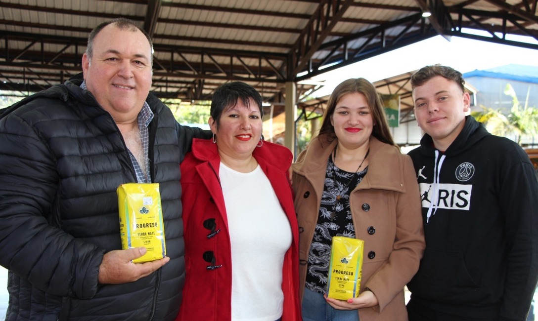 Imagen de Progreso, la yerba de la Cooperativa Kilómetro 16 inicia su incursión en el mercado Imagen de Progreso, la yerba de la Cooperativa Kilómetro 16 inicia su incursión en el mercado