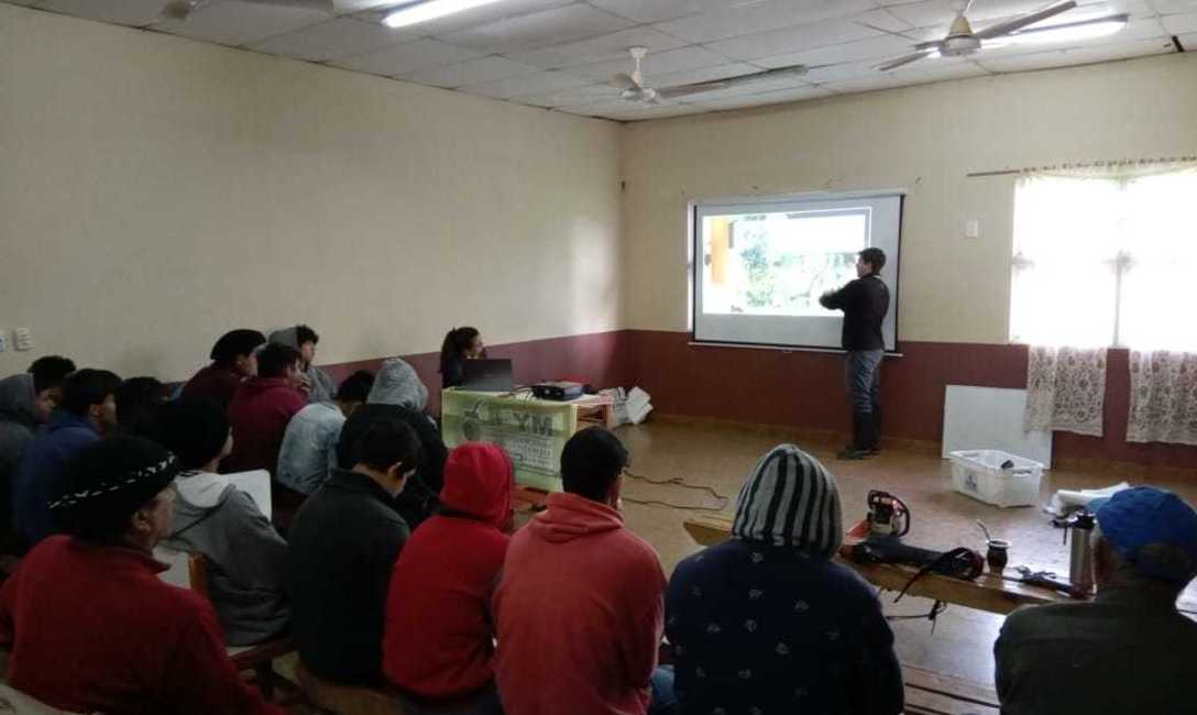 Imagen de Jornada con estudiantes y productores de Colonia Uni&oacute;n