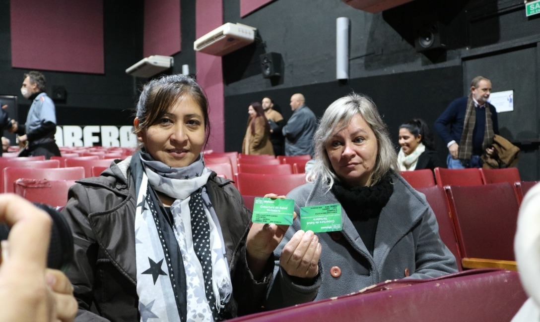 Imagen de Productores de Oberá recibieron sus carnets para la cobertura de salud Imagen de Productores de Oberá recibieron sus carnets para la cobertura de salud