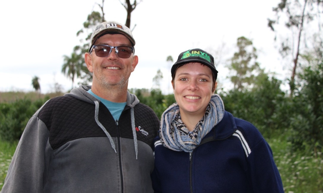 Mara Schedler junto al productor Jorge Lizznienz. Mara Schedler junto al productor Jorge Lizznienz.