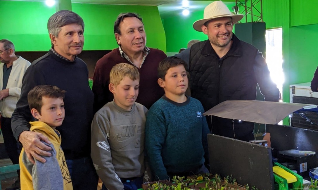 Imagen de Respaldo al pequeño productor en la V Fiesta del Cierre de Cosecha del Alto Uruguay Imagen de Respaldo al pequeño productor en la V Fiesta del Cierre de Cosecha del Alto Uruguay