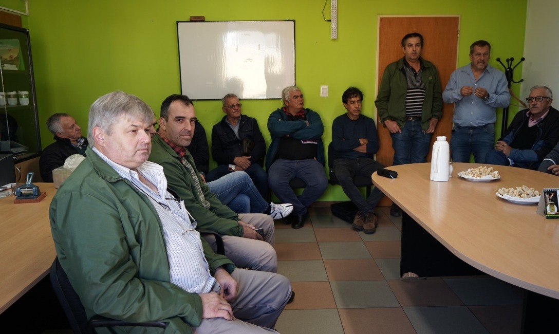 Imagen de Reunión con el ministro de Hacienda de Misiones y cooperativas por líneas de financiamiento Imagen de Reunión con el ministro de Hacienda de Misiones y cooperativas por líneas de financiamiento