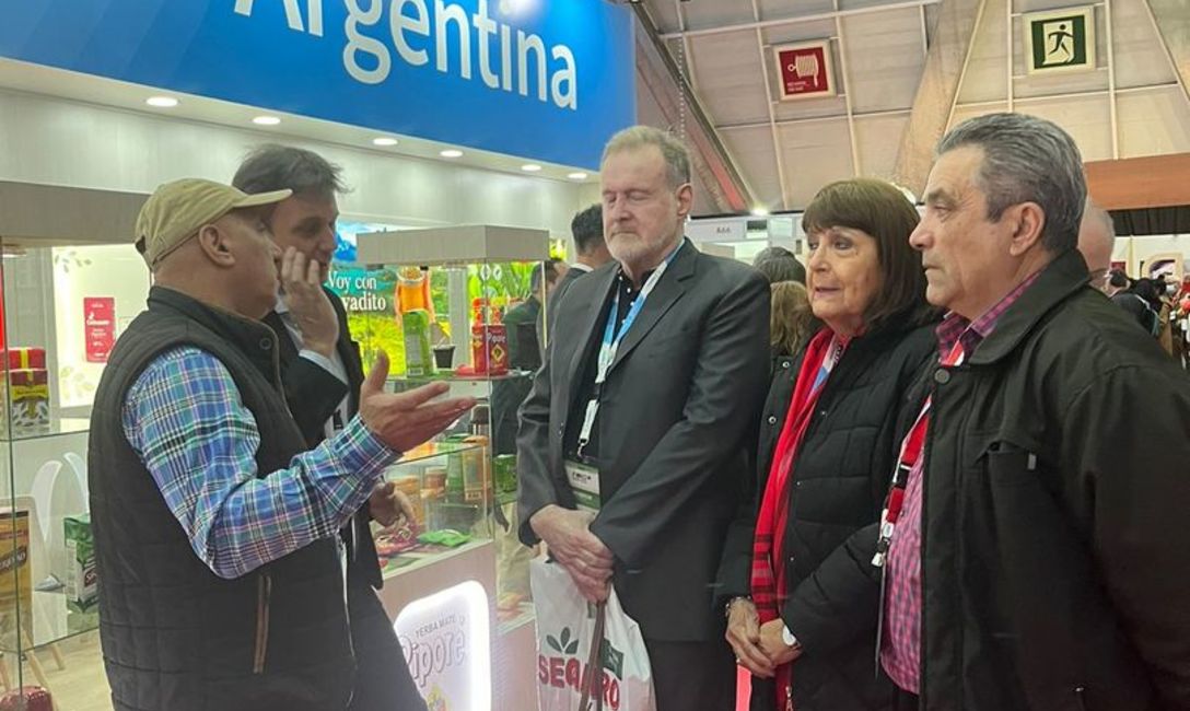 Imagen de Para sumar consumidores, 14 empresas y el INYM promocionan el producto en Chile Imagen de Para sumar consumidores, 14 empresas y el INYM promocionan el producto en Chile