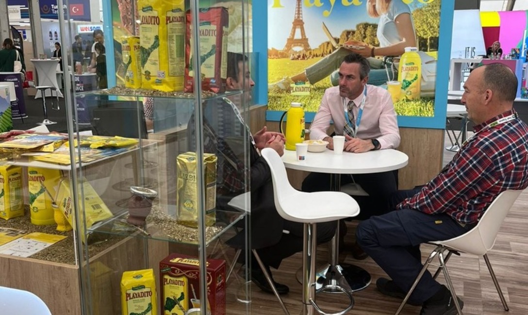 Imagen de Un domingo a puro Mate en Sial París Imagen de Un domingo a puro Mate en Sial París