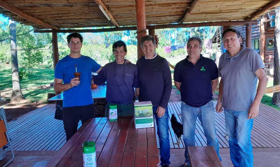 Imagen de El Servicio de Extensi&oacute;n Yerbatero consolida su presencia en las chacras, junto a los productores