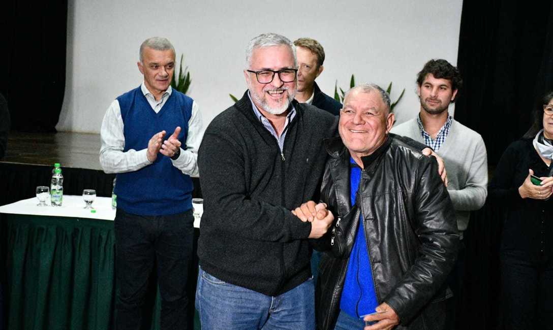 Imagen de Productores de Eldorado y Montecarlo recibieron sus carnets de Cobertura de Salud Imagen de Productores de Eldorado y Montecarlo recibieron sus carnets de Cobertura de Salud