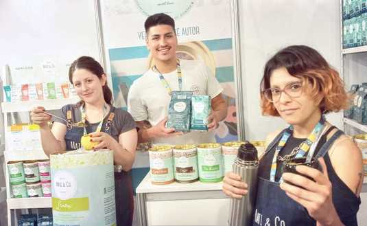 Imagen de Mate & Co., con yerba de pequeños agricultores, y compromiso social y ambiental