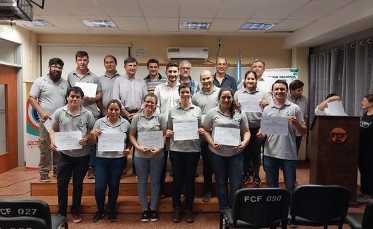 Imagen de Todo el equipo extensionista del INYM con Diplomatura en Producción de Yerba Mate