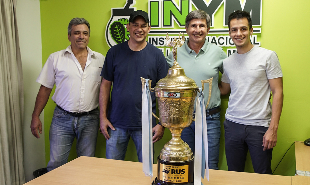 Imagen de La energía natural de la Yerba Mate Argentina presente en la campaña del nuevo campeón del TC Mouras Imagen de La energía natural de la Yerba Mate Argentina presente en la campaña del nuevo campeón del TC Mouras