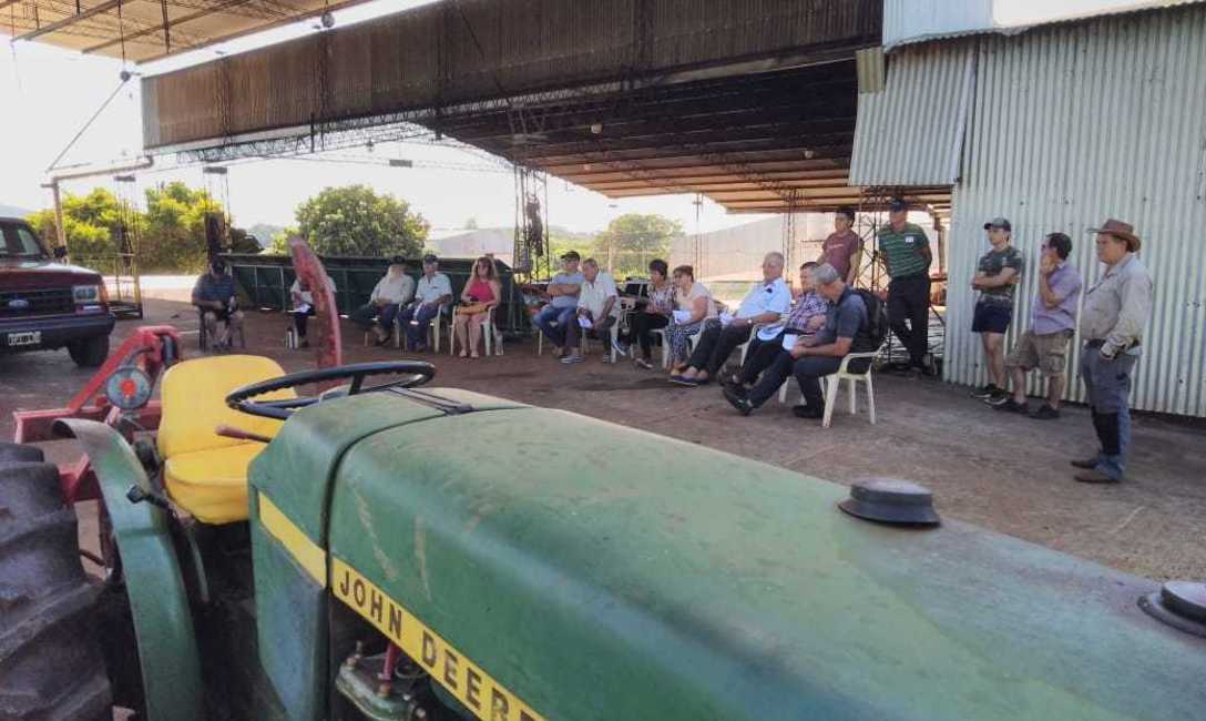 Imagen de Charla con productores en Guaran&iacute;