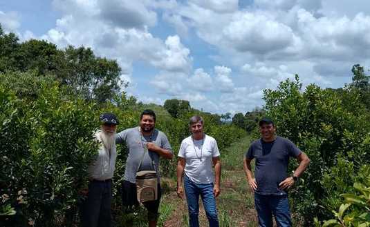 Imagen de Reunión en la aldea Perutí