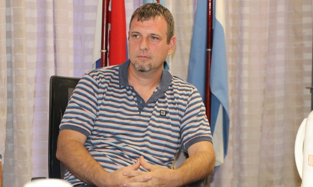 Elian Genski, Director por Cooperativas en el INYM. Elian Genski, Director por Cooperativas en el INYM.