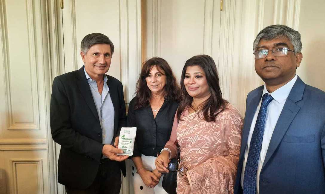 Imagen de El INYM, junto a Cancillería y empresas yerbateras, inició gestiones para incursionar el mercado de infusiones de Bangladesh Imagen de El INYM, junto a Cancillería y empresas yerbateras, inició gestiones para incursionar el mercado de infusiones de Bangladesh