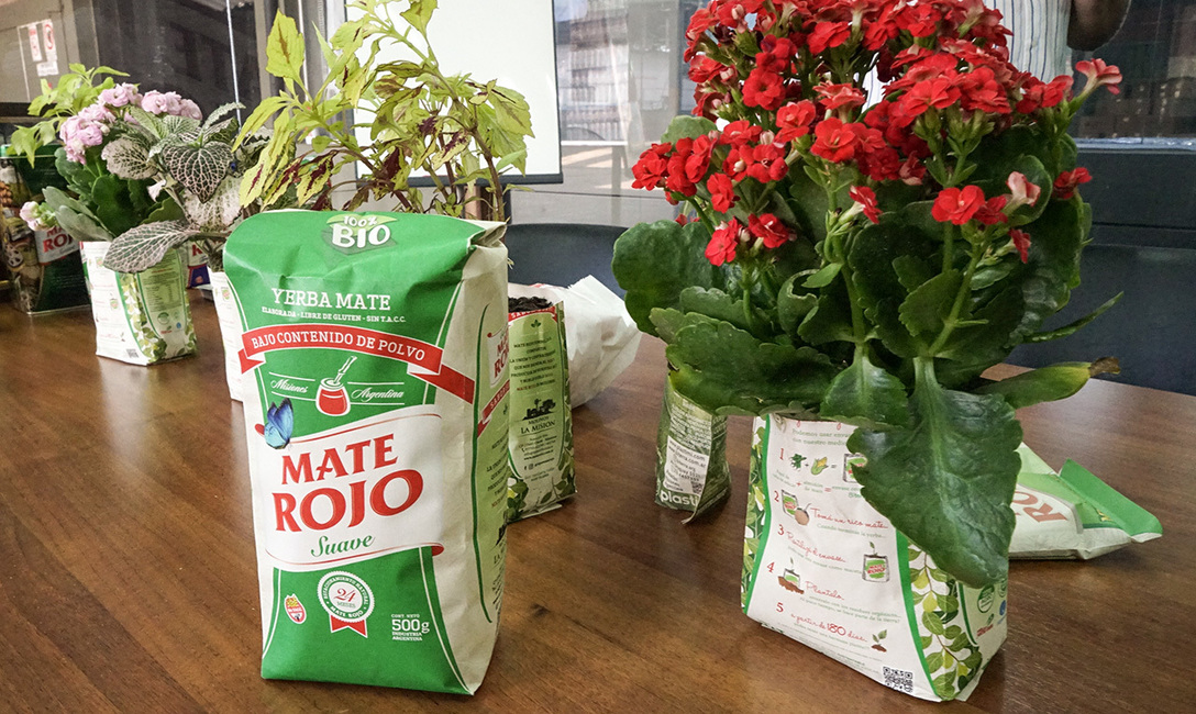 Imagen de Yerba mate: el compromiso con el medio ambiente también llegó a los envases Imagen de Yerba mate: el compromiso con el medio ambiente también llegó a los envases