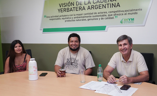 Imagen de Reunión con el cacique de la aldea Perutí