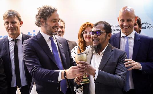 Imagen de La yerba mate desembarcó en Bangladesh y generó gran aceptación en los jóvenes