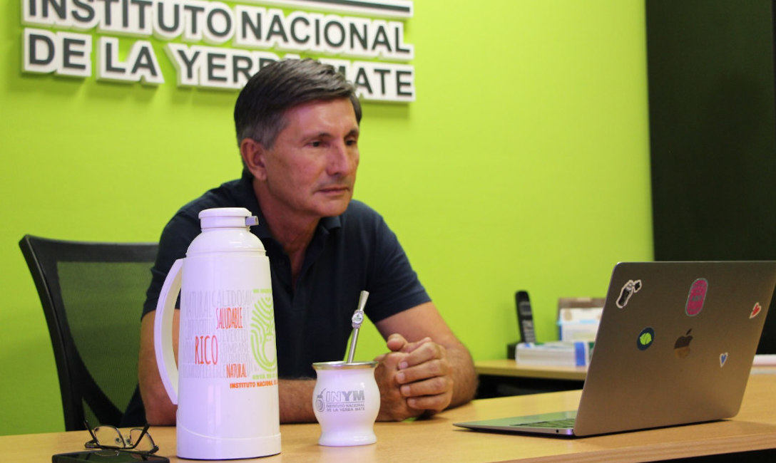 Imagen de Di&aacute;logo con el influencer que busca crear  su marca de yerba