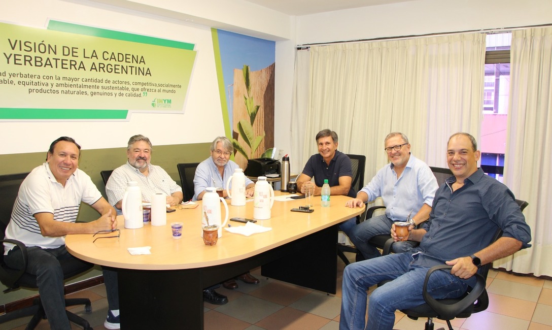 Imagen de Eficiencia energética en secaderos, tema entre el INYM y el Instituto Forestal Imagen de Eficiencia energética en secaderos, tema entre el INYM y el Instituto Forestal