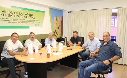 Imagen de Eficiencia energética en secaderos, tema entre el INYM y el Instituto Forestal