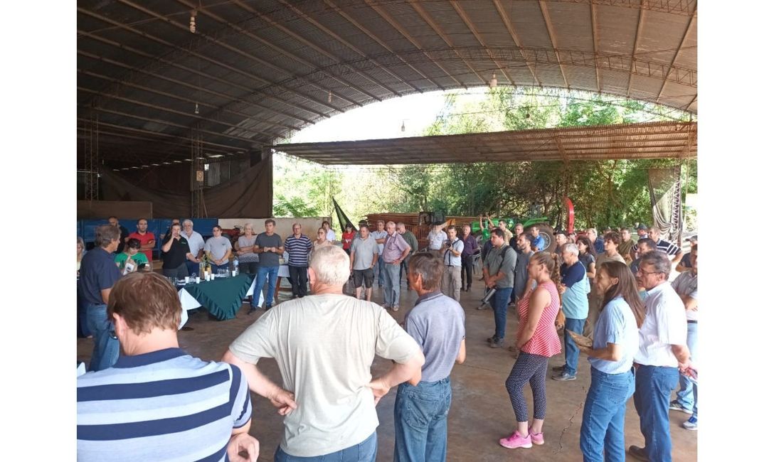 El Presidente y directores por la Producción del Instituto, acompañaron la inauguración de la planta. El Presidente y directores por la Producción del Instituto, acompañaron la inauguración de la planta.