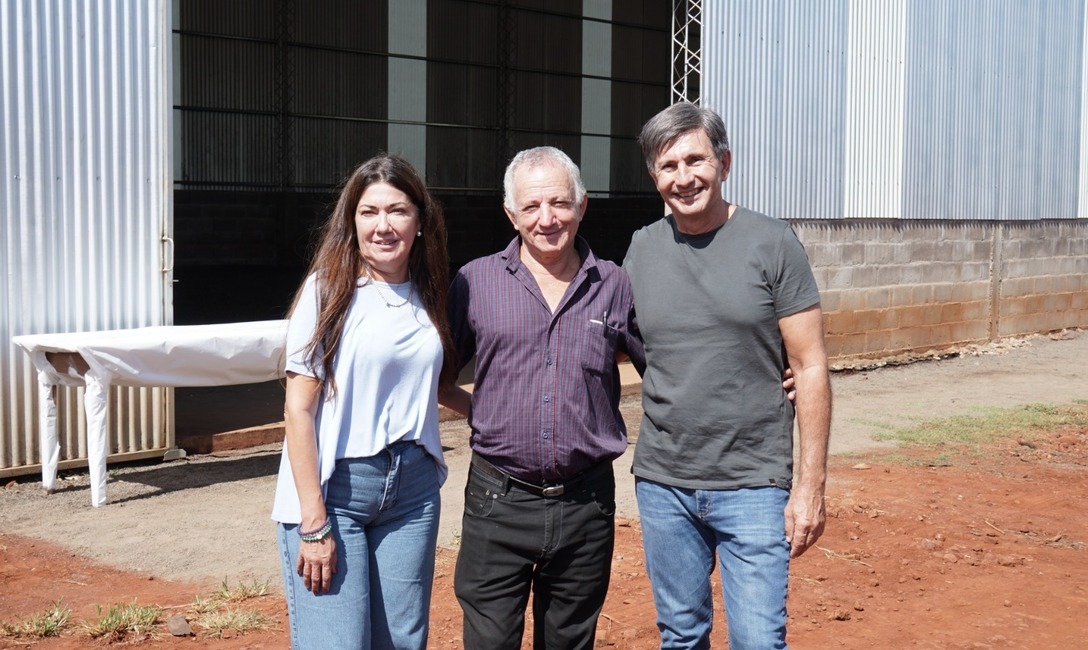 La ministra de Acción Cooperativa, Liliana Rodríguez; el presidente de CAIYaL, Luis Mancini, y el presidente del INYM, Juan José Szychowski. La ministra de Acción Cooperativa, Liliana Rodríguez; el presidente de CAIYaL, Luis Mancini, y el presidente del INYM, Juan José Szychowski.