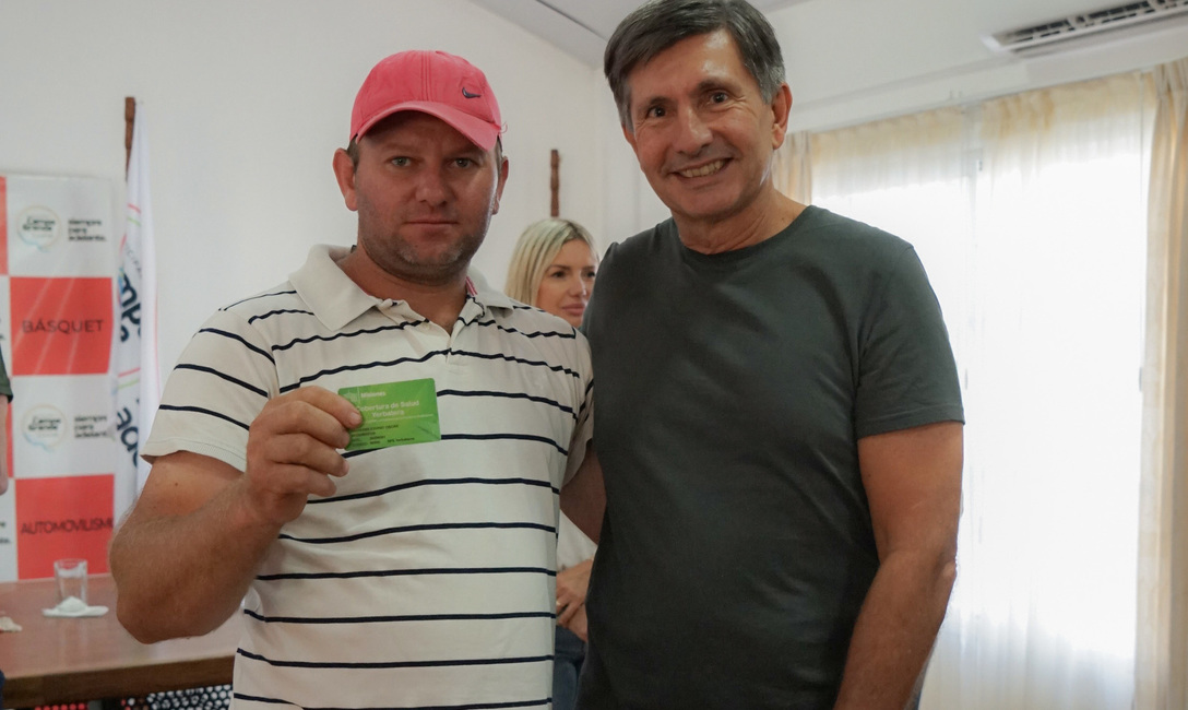Imagen de Pequeños productores de Campo Grande recibieron sus carnets para la Cobertura de Salud Imagen de Pequeños productores de Campo Grande recibieron sus carnets para la Cobertura de Salud
