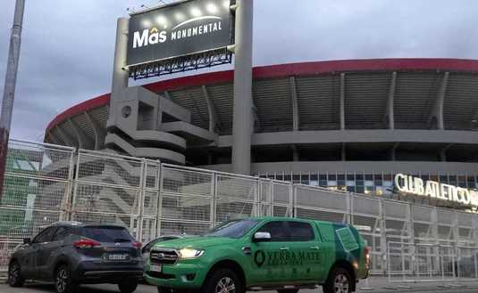 Imagen de Yerba mate y obsequios para los jugadores de la Selección de Fútbol