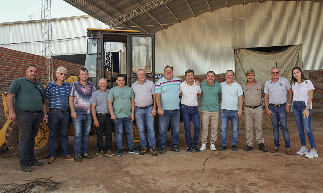 Imagen de Trabajo conjunto con el sector cooperativo, uno de los pilares de la actividad yerbatera Imagen de Trabajo conjunto con el sector cooperativo, uno de los pilares de la actividad yerbatera