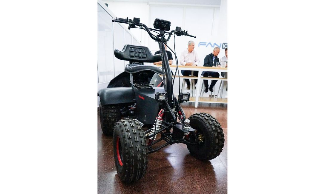 Imagen de El INYM participó en la presentación del “Wakure serie-A”, un utilitario eléctrico para agricultura familiar. Imagen de El INYM participó en la presentación del “Wakure serie-A”, un utilitario eléctrico para agricultura familiar.