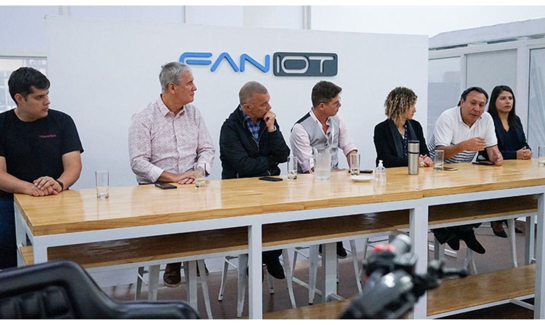 Imagen de El INYM participó en la presentación del “Wakure serie-A”, un utilitario eléctrico para agricultura familiar. Imagen de El INYM participó en la presentación del “Wakure serie-A”, un utilitario eléctrico para agricultura familiar.